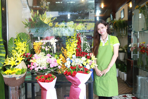 Cửa hàng hoa uy tín bán hoa tốt nghiệp rất đẹp và giá cả phải chăng