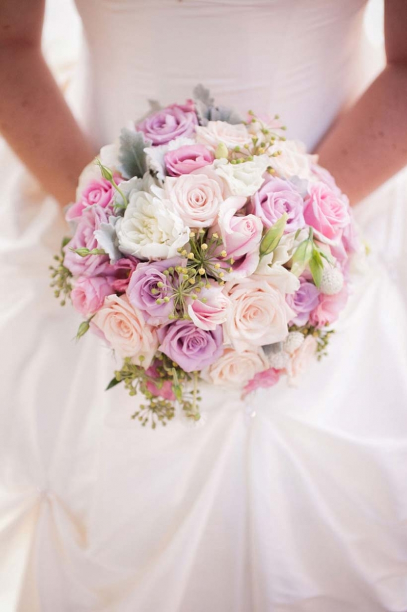 Hoa cưới cầm tay cô dâu đẹp nhất tại shop hoa