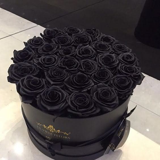 Hộp hoa hồng đen đẹp mang nhiều ý nghĩa trong cuộc sống