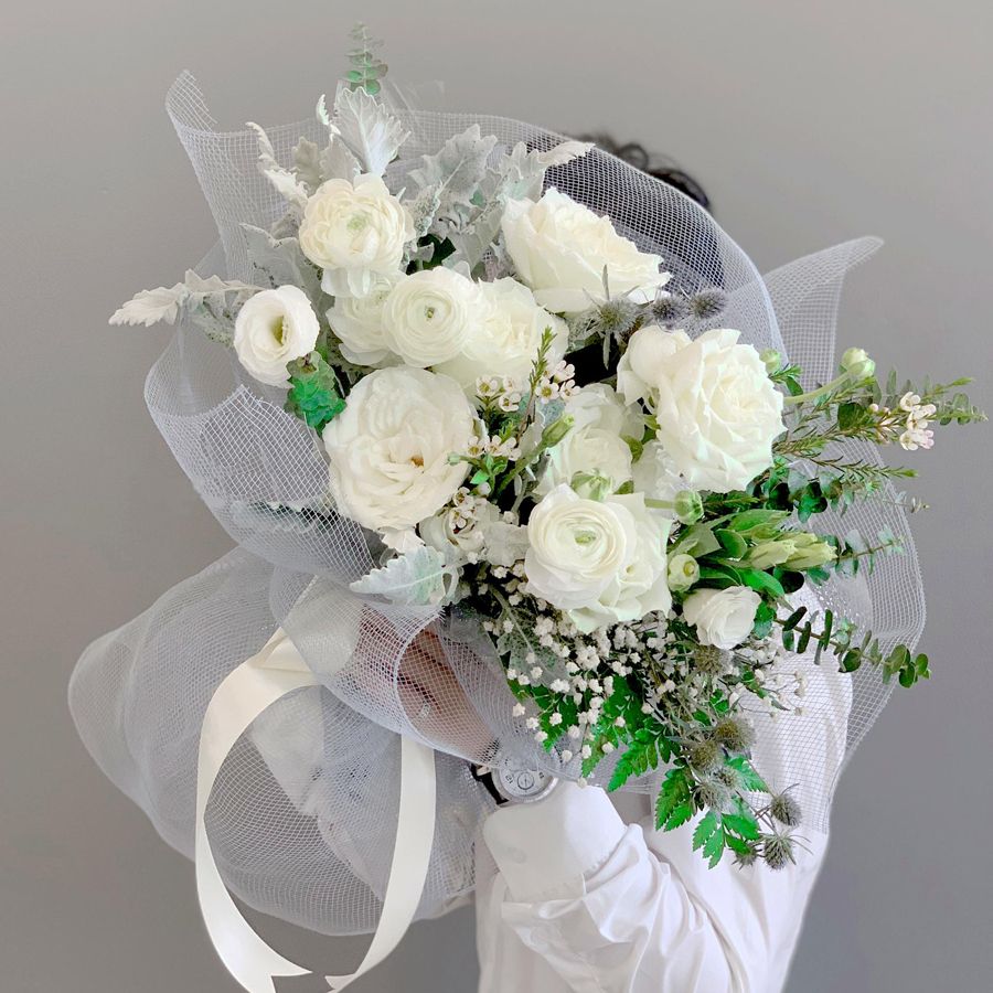 Bó hoa hồng trắng thường tặng trong dịp nào
